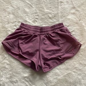 Lululemon Hotty Hot Shorts 2.5’